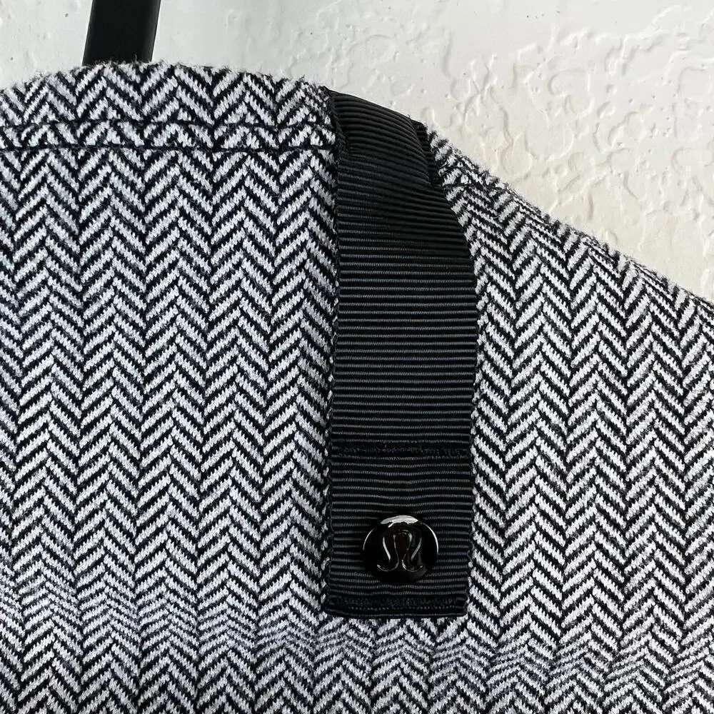 Lululemon Vinyasa Scarf  / Wrap Black White Herringbone Casual Neutral Leisure